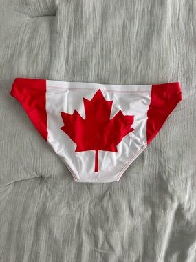 Canada Flag Men’s Swim Briefs 🇨🇦 Maple Leaf Bikini Trunks XL 34 NWOT